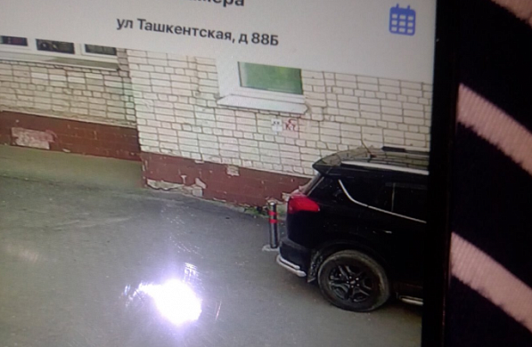 Ивановка жалуется на машины, которые ставят под окнами дома